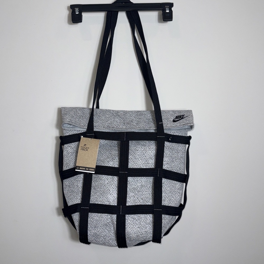 Nike Sportswear Forward Cargo Tote Bag Removable Bag‎ Insert 12L Capacity NWT